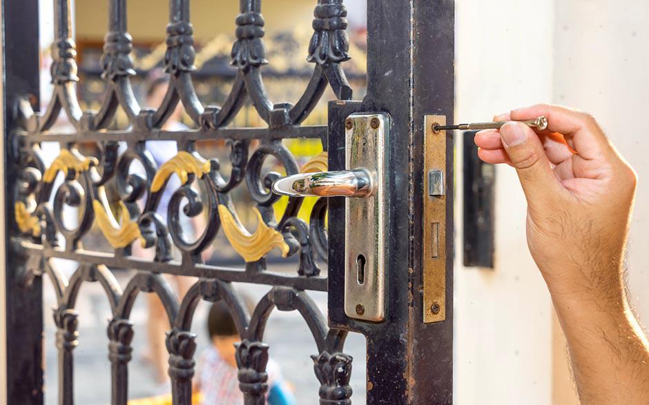 ouverture de porte claquée serrurier Coutevroult